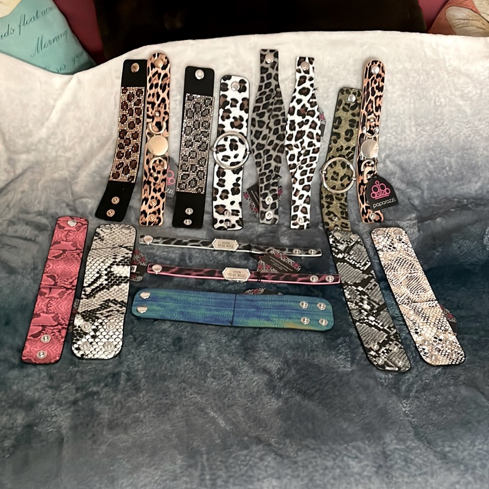 Paparazzi Wrap n Snap Bracelet (Lot 15)